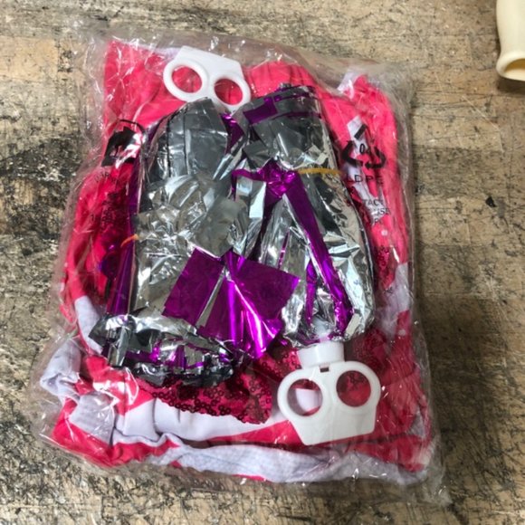 NEW Girls Pink 2 Piece Cheerleading Costume - SIZE 48-10 (European 130 size) - Picture 3 of 9